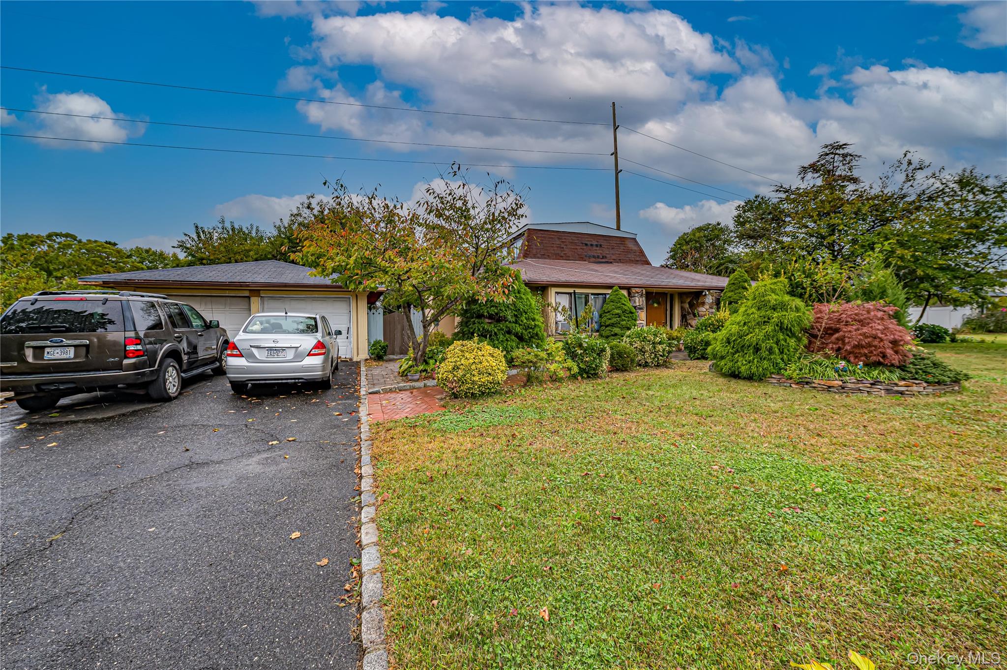 8 Marie Crescent – For Sale photo 2