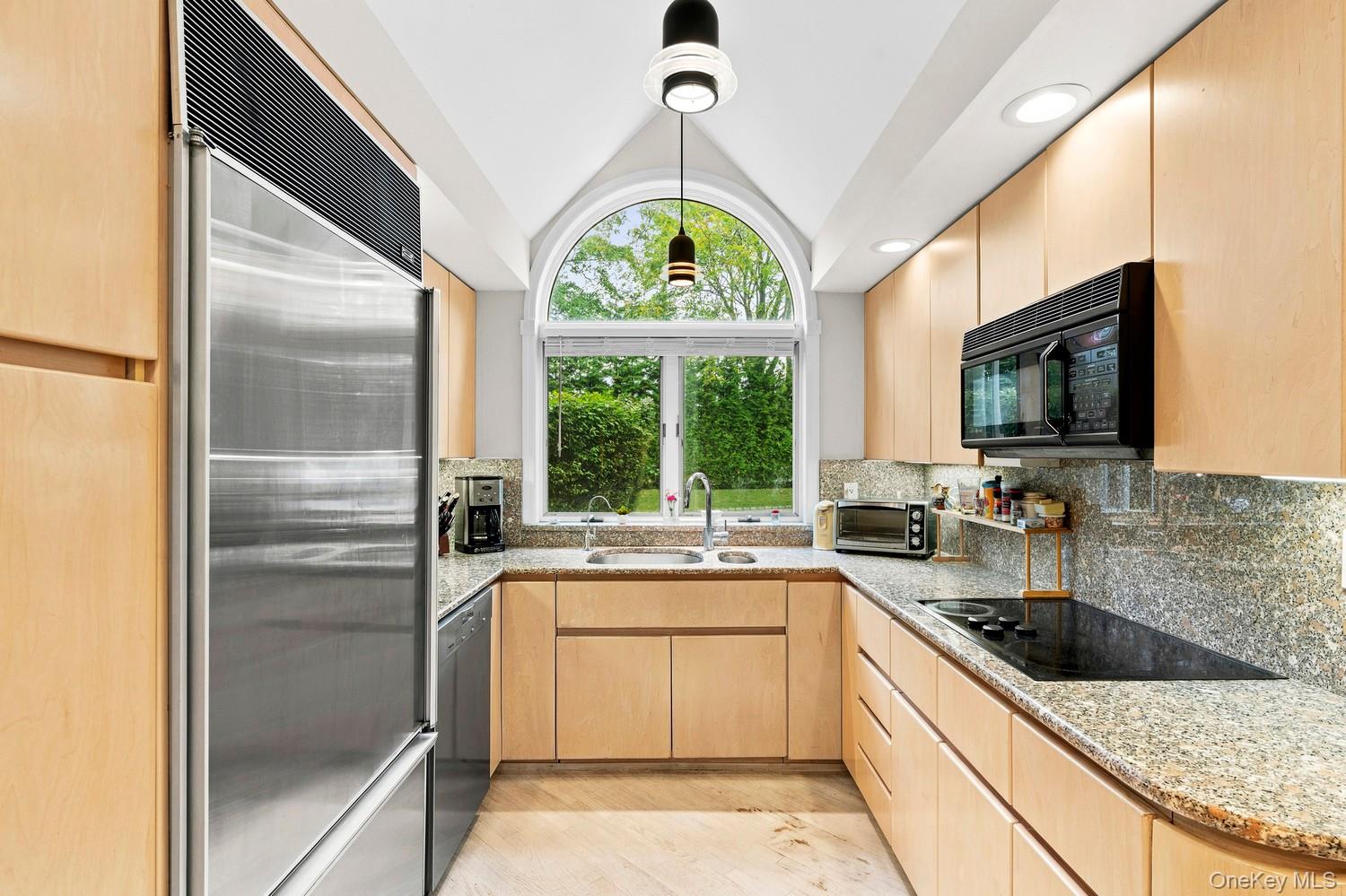 73 Gingerbread Lane – For Sale photo 8