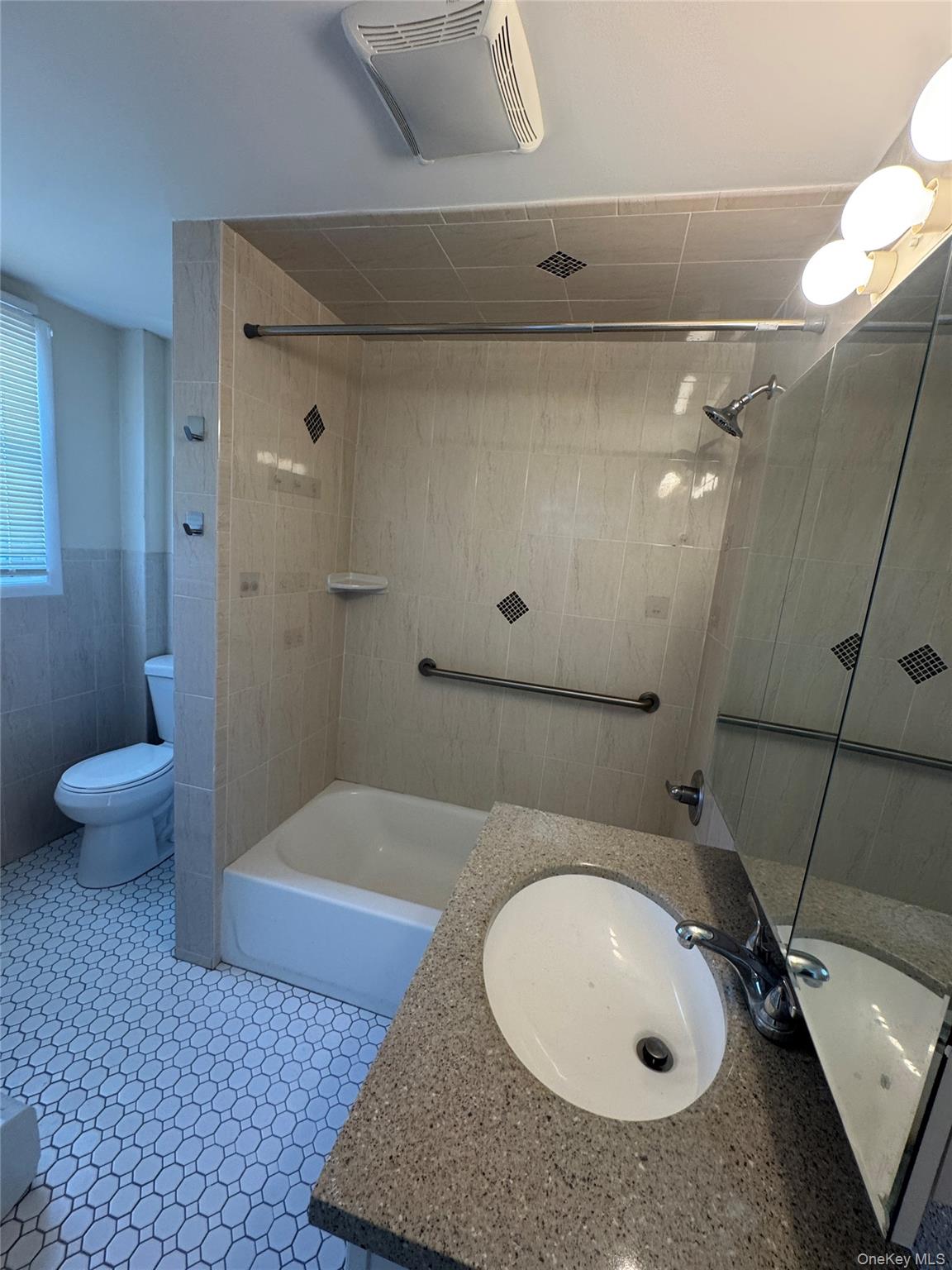 10 Colt Avenue – For Rent photo 10