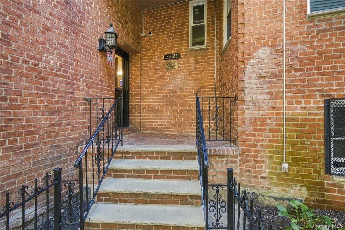 3325 81 Street, Unit 2E photo 4