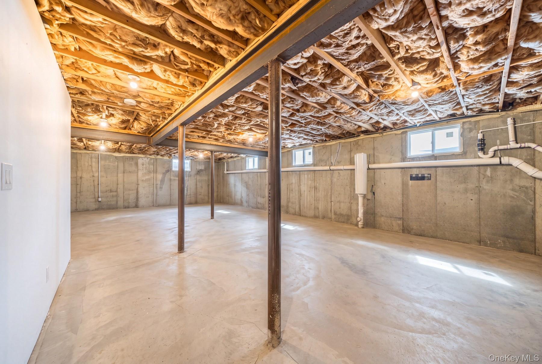 82 Centre Avenue – For Sale photo 26