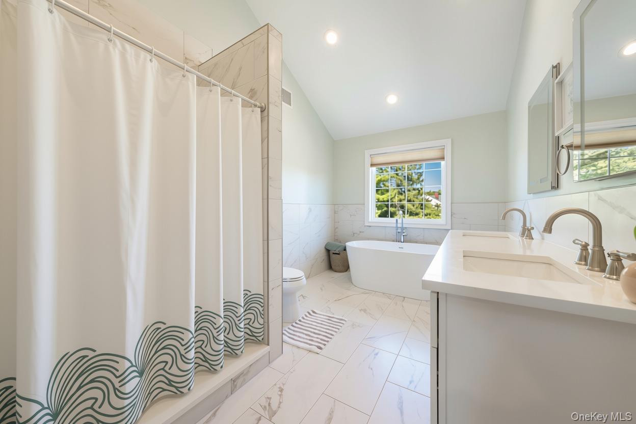 82 Centre Avenue – For Sale photo 23