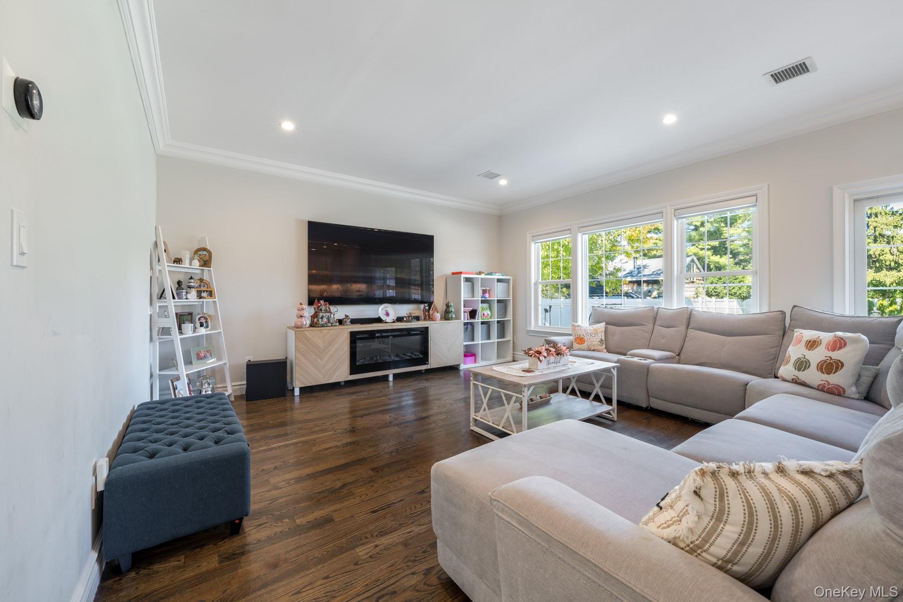82 Centre Avenue – For Sale photo 11
