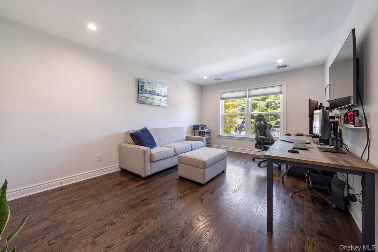 82 Centre Avenue – For Sale photo 18