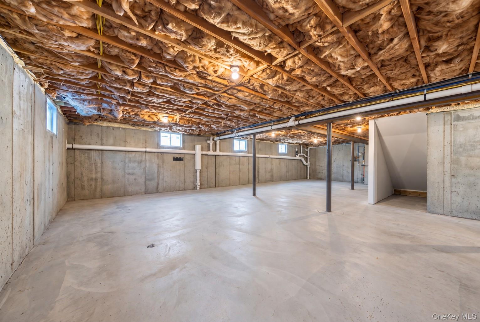 82 Centre Avenue – For Sale photo 28