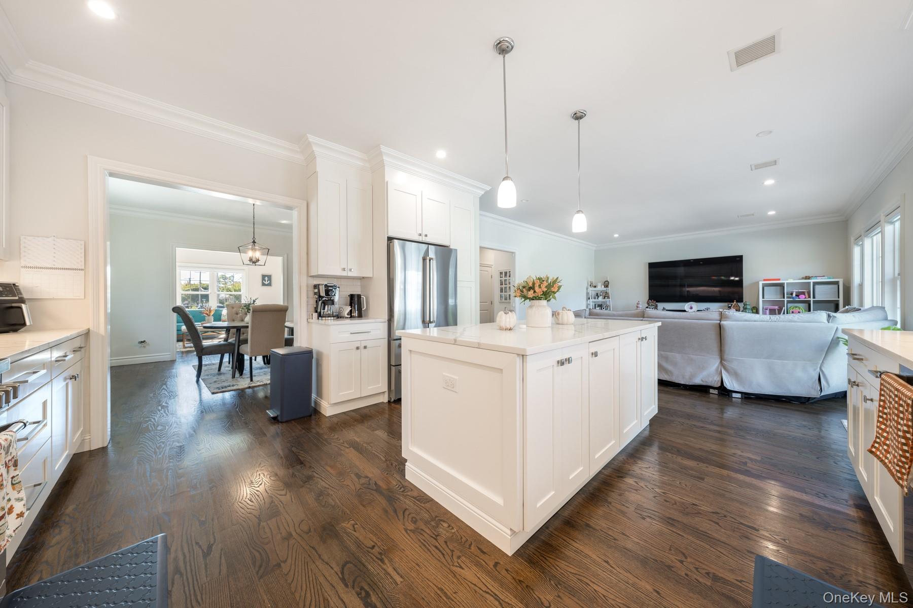 82 Centre Avenue – For Sale photo 10