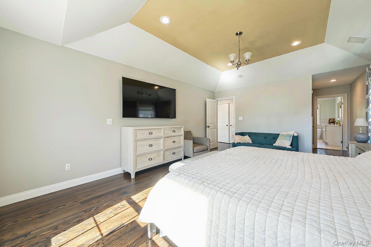 82 Centre Avenue – For Sale photo 21