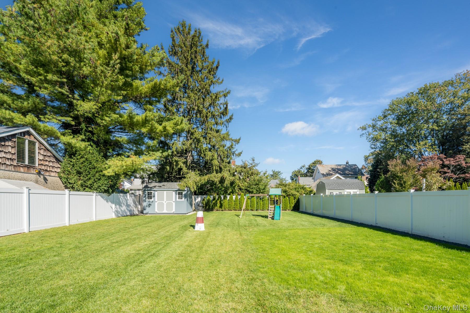 82 Centre Avenue – For Sale photo 35