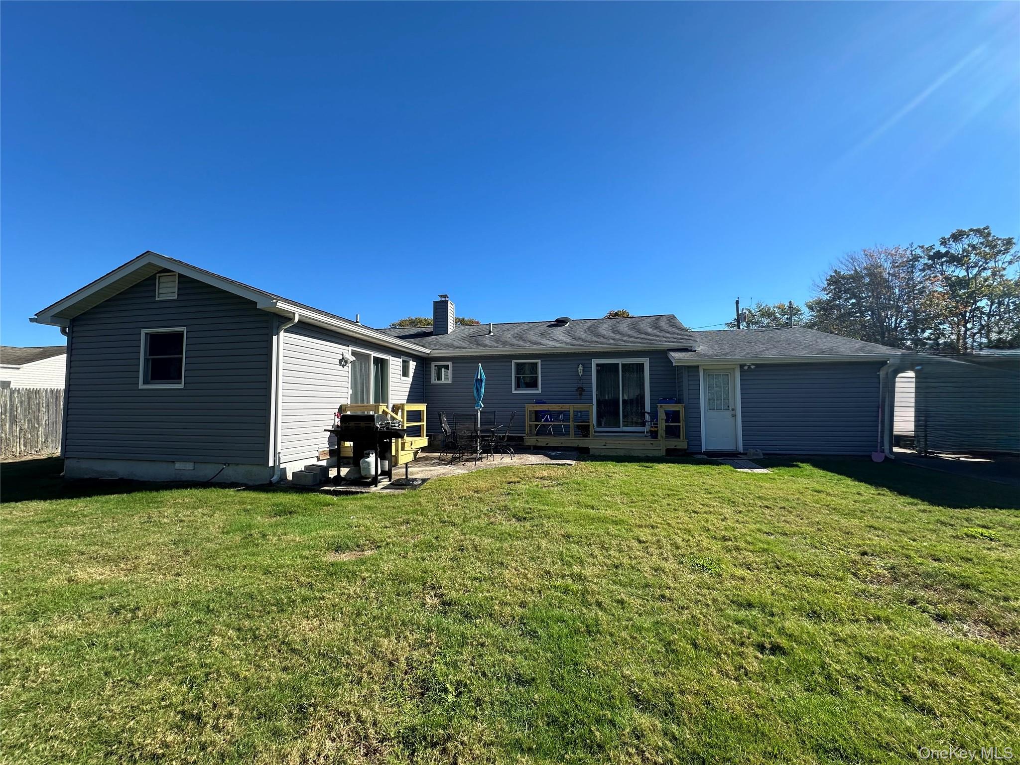 1009 Joselson Avenue – For Sale photo 2