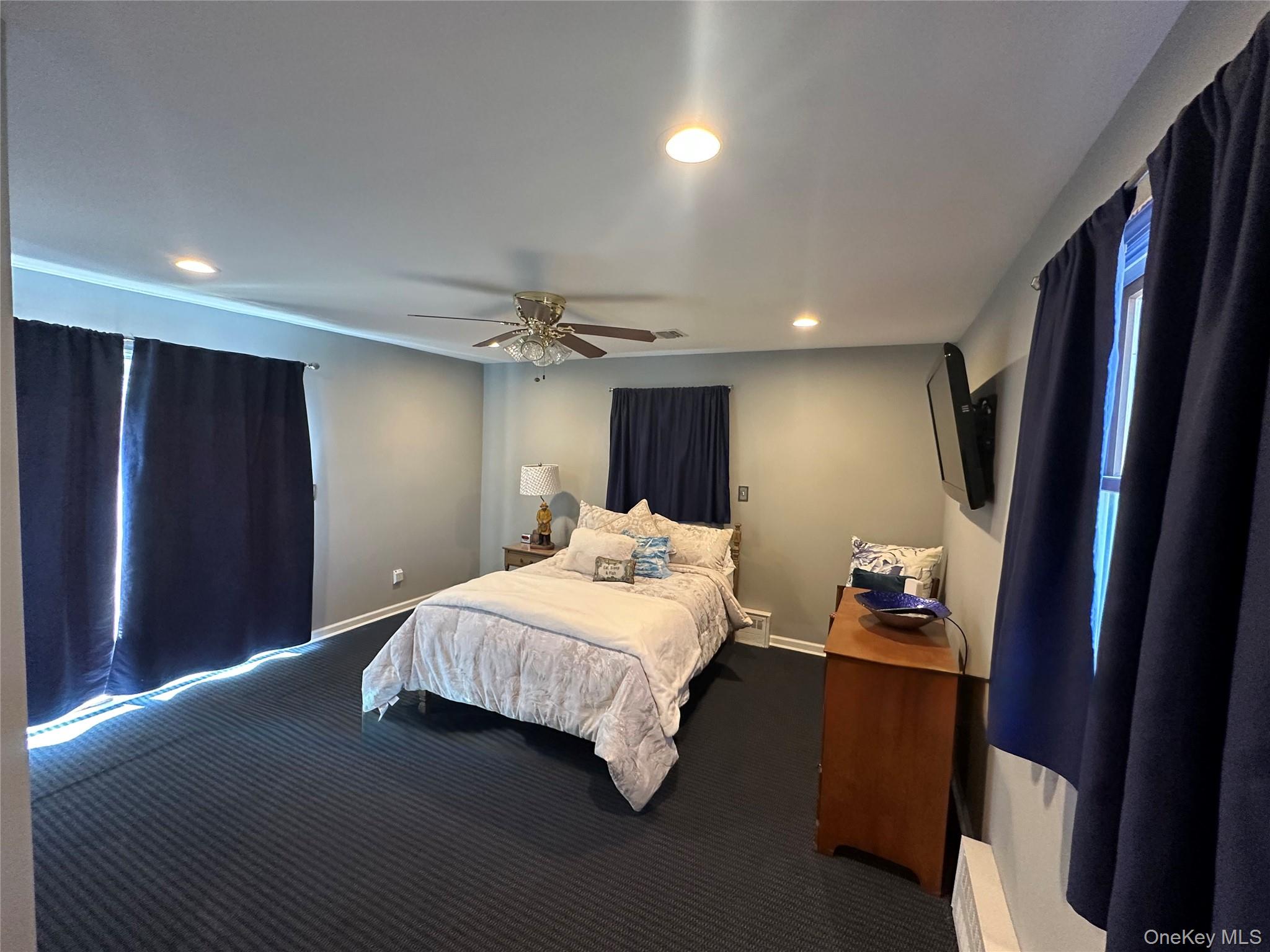 1009 Joselson Avenue – For Sale photo 13