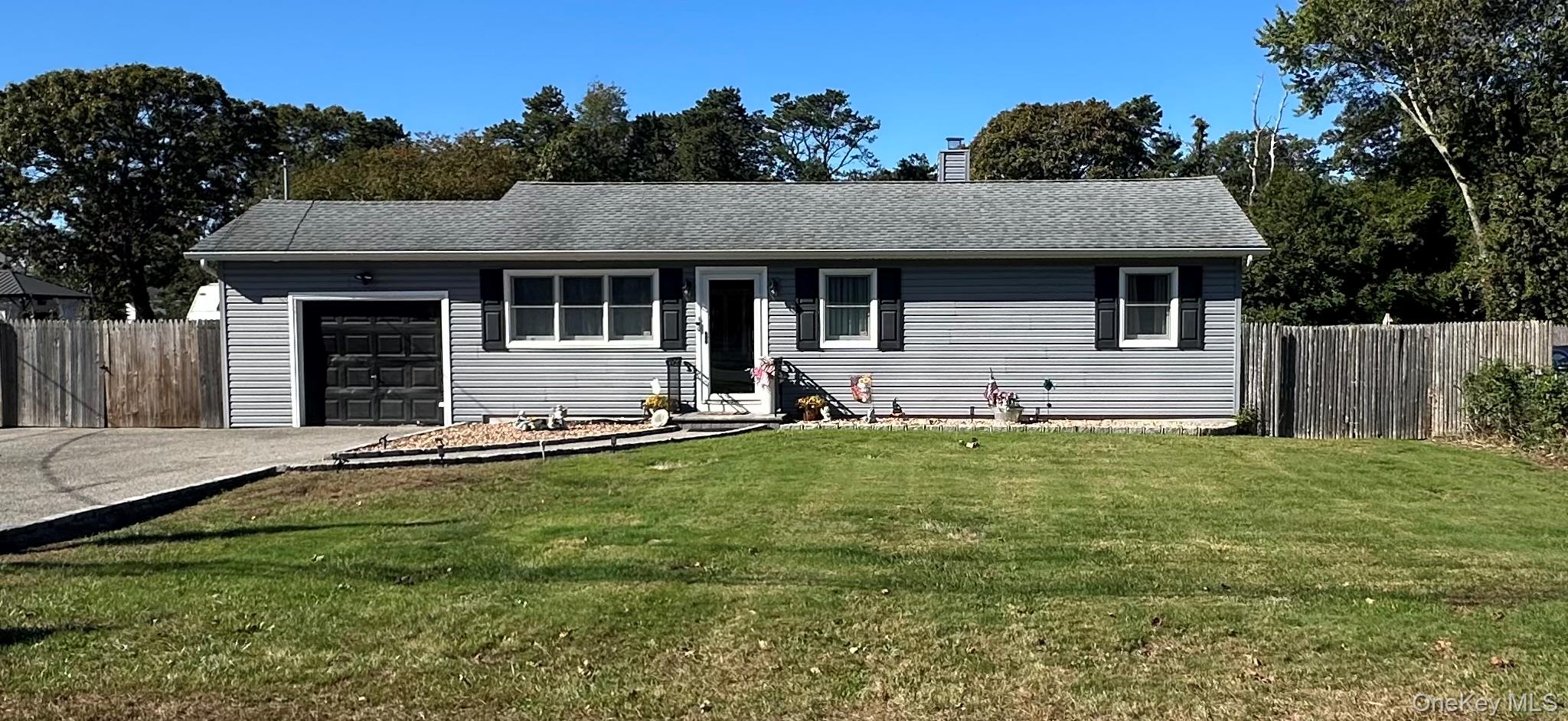 1009 Joselson Avenue – For Sale
