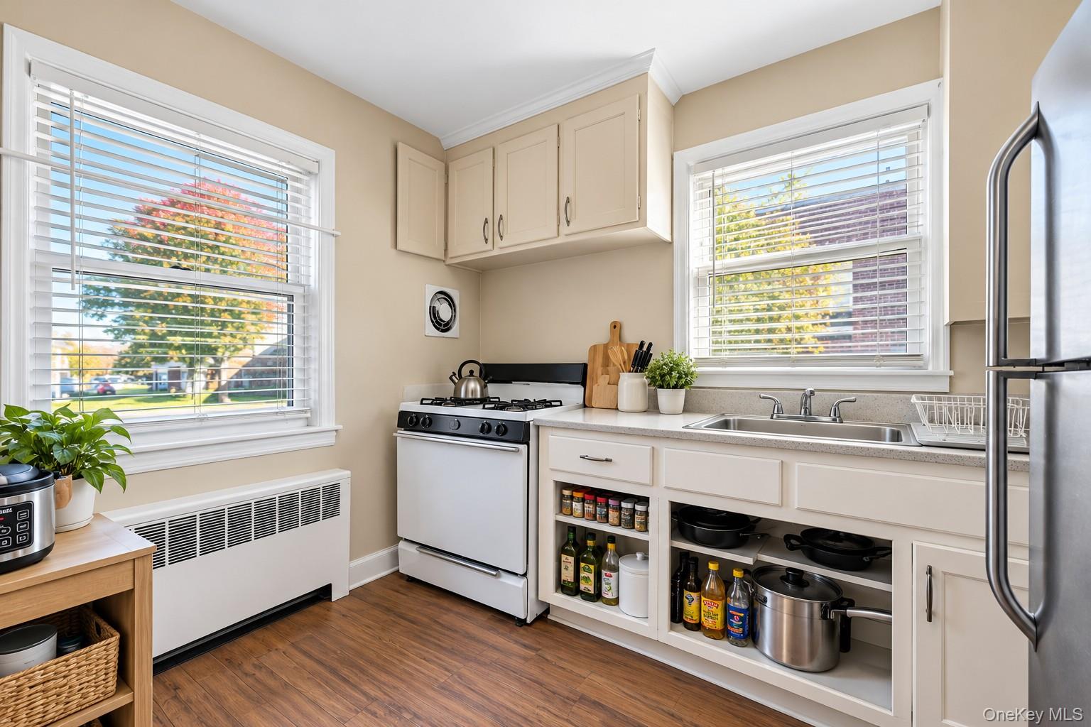 156 Lincoln Avenue, Unit 4L photo 8