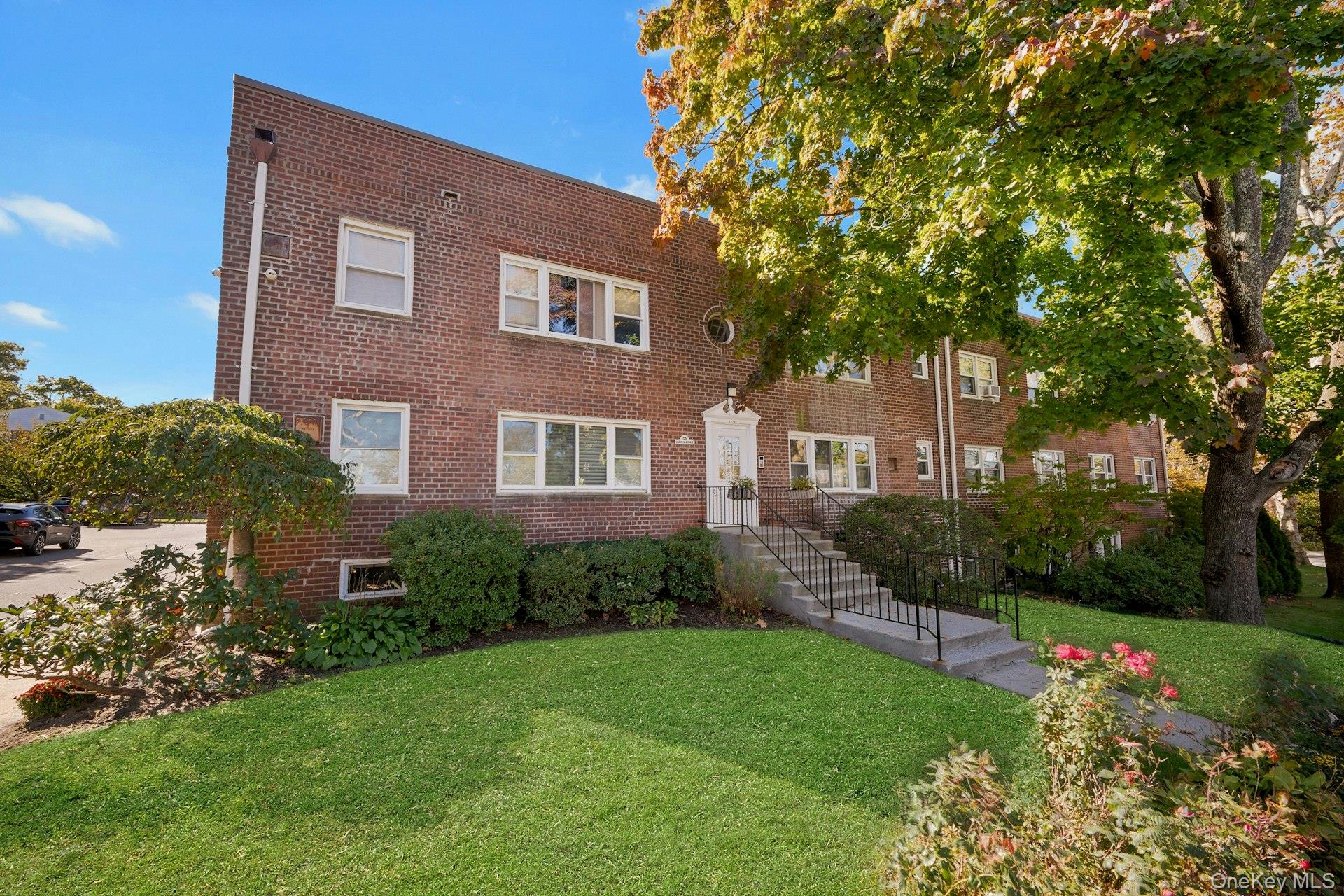 156 Lincoln Avenue, Unit 4L photo 2