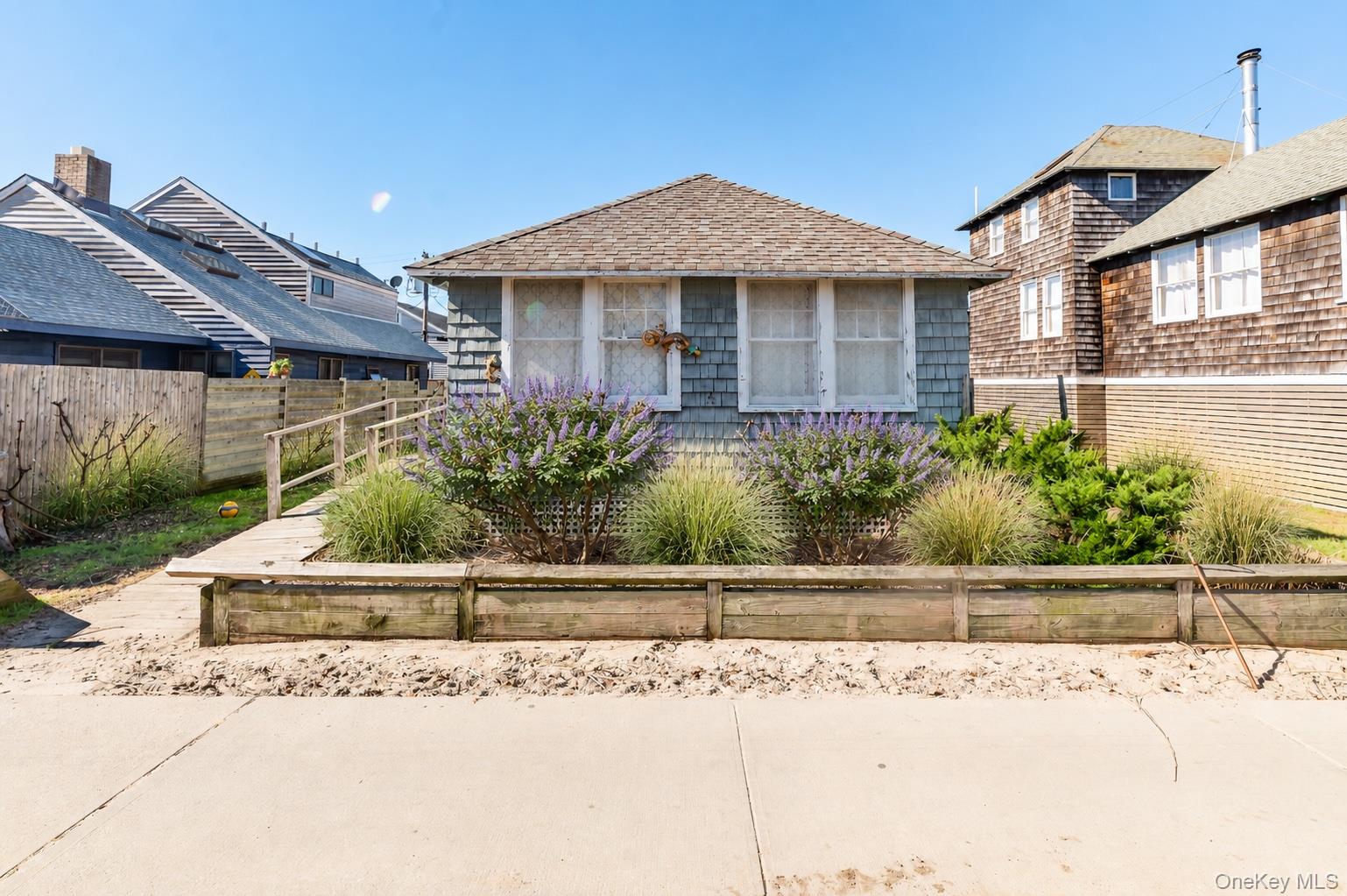 330 Dehnhoff Walk – For Sale