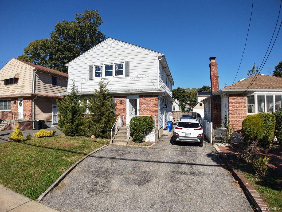 221 E Mineola Avenue – For Sale photo 2
