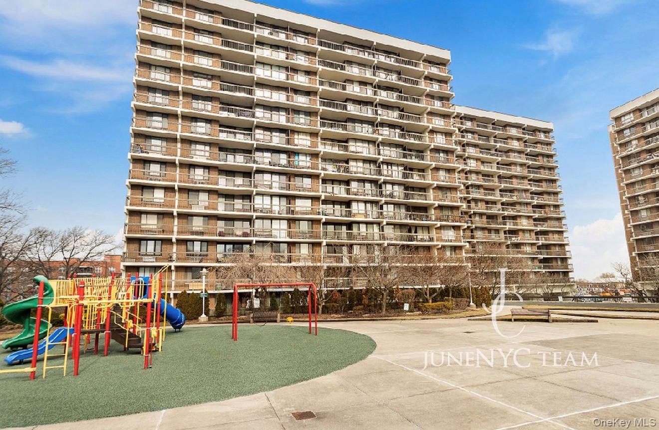 15038 Union Turnpike, Unit 4L