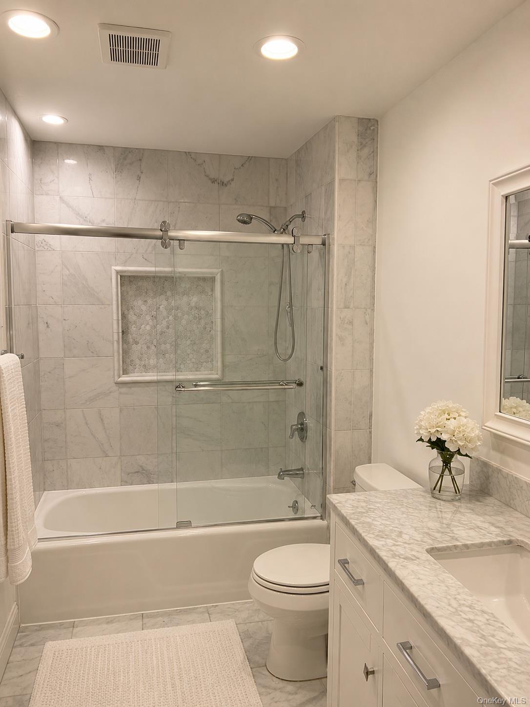 10 Bellingham Lane – For Rent photo 10