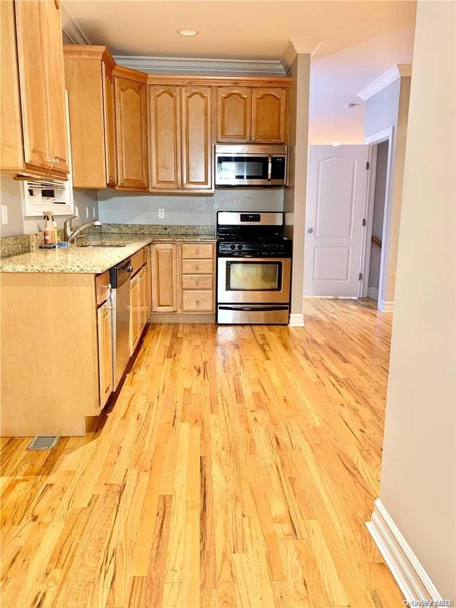 1 Owen Street, Unit B photo 17