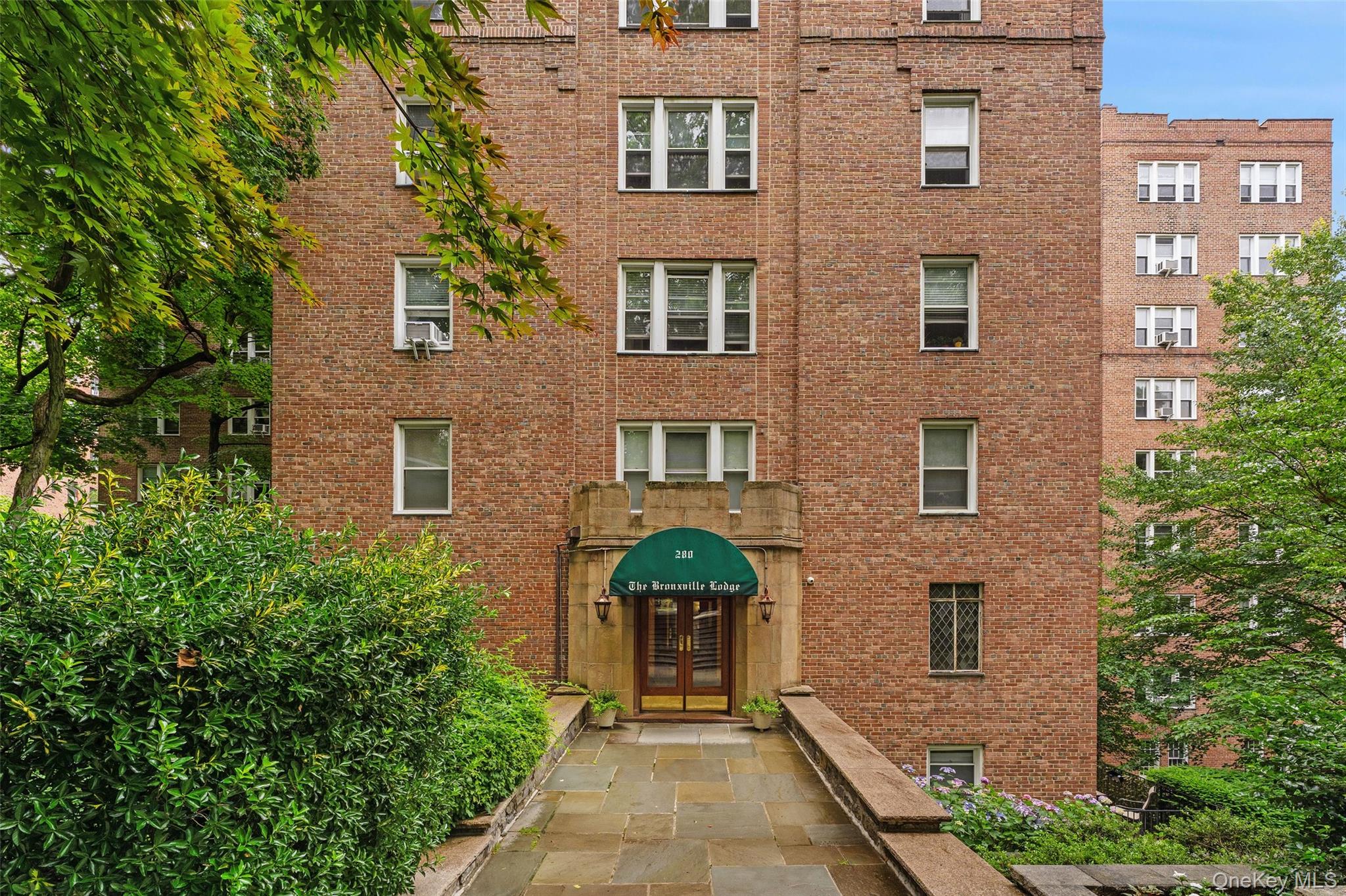 280 Bronxville Road, Unit 8B photo 12