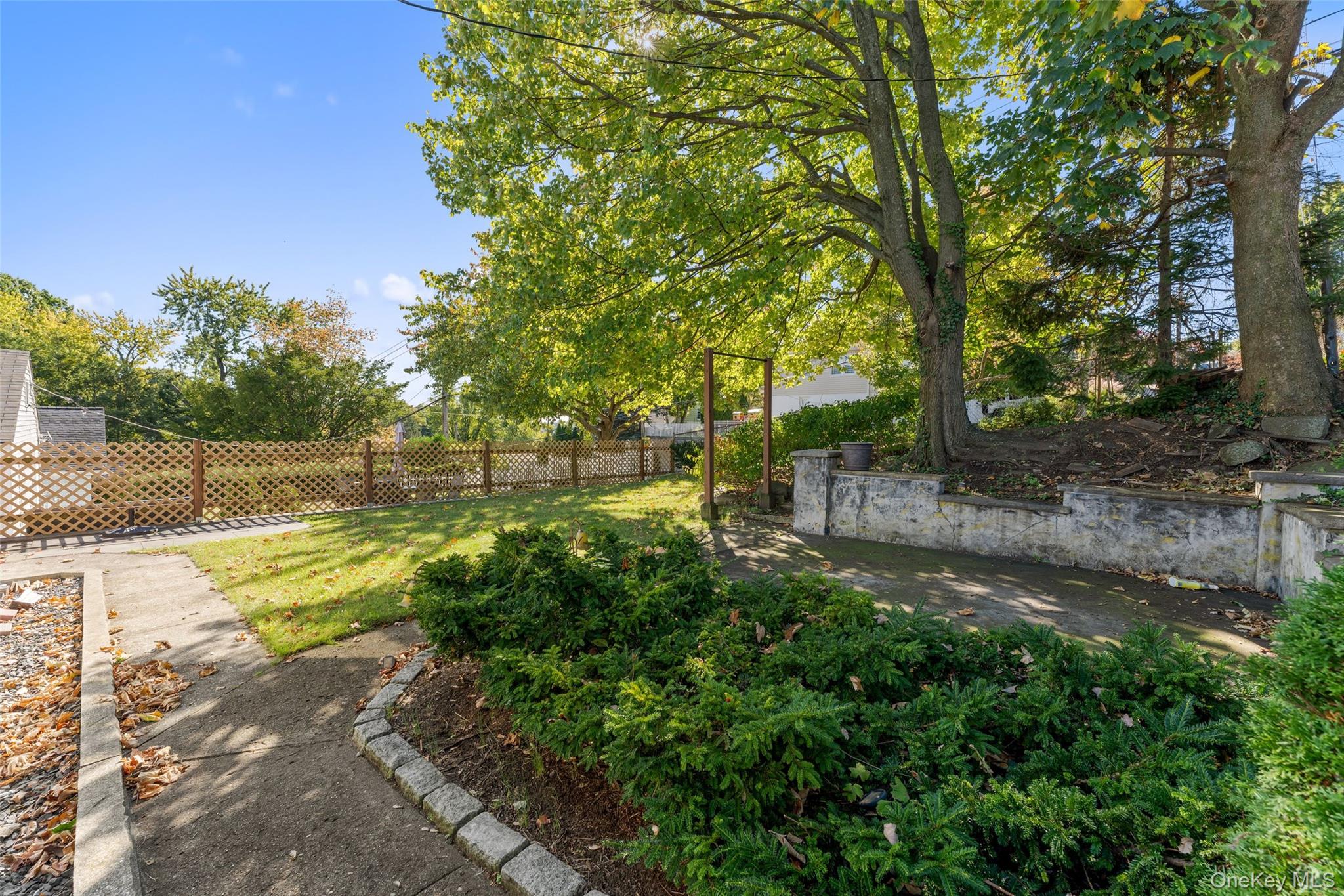 7 Floral Lane – For Sale photo 16