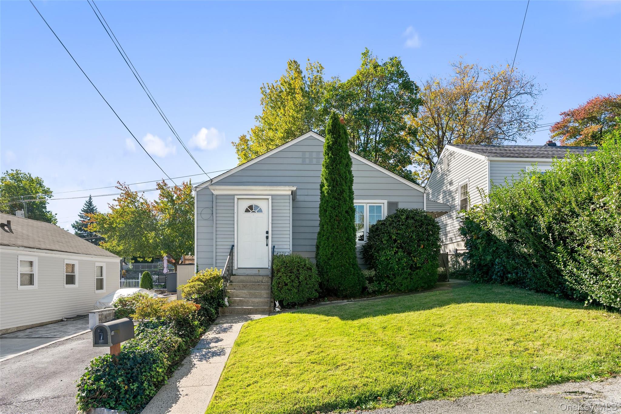 7 Floral Lane – For Sale