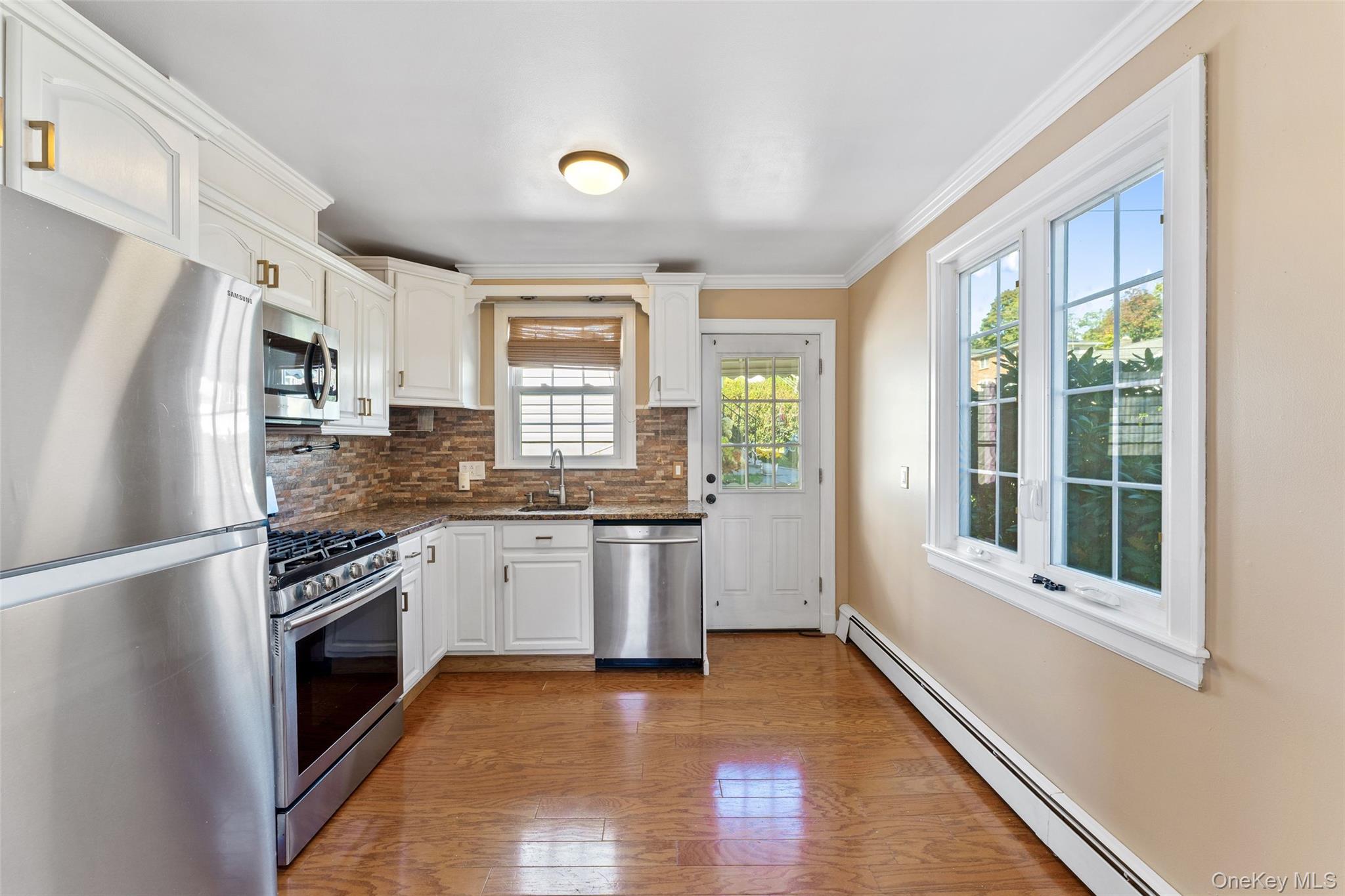 7 Floral Lane – For Sale photo 7