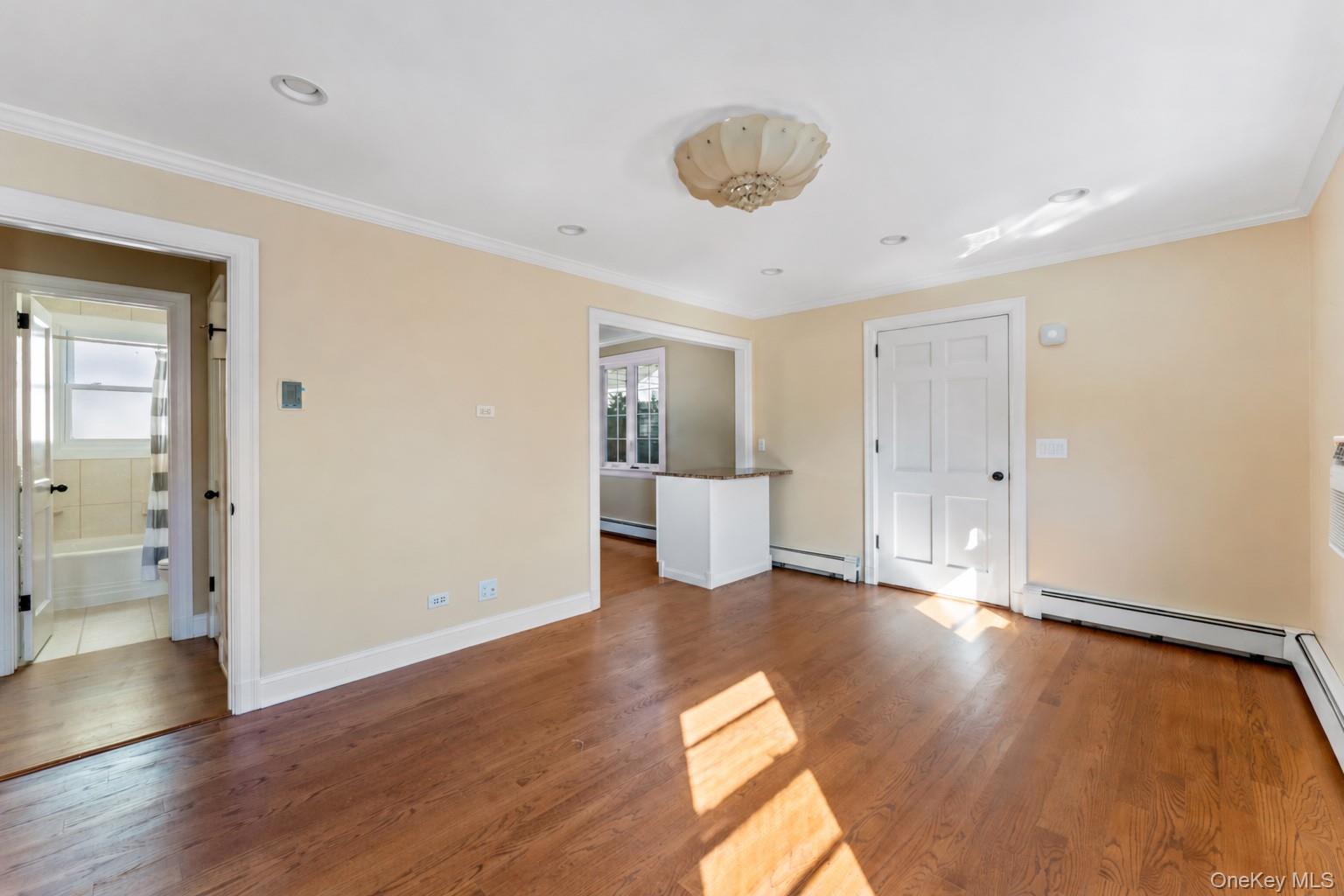 7 Floral Lane – For Sale photo 5