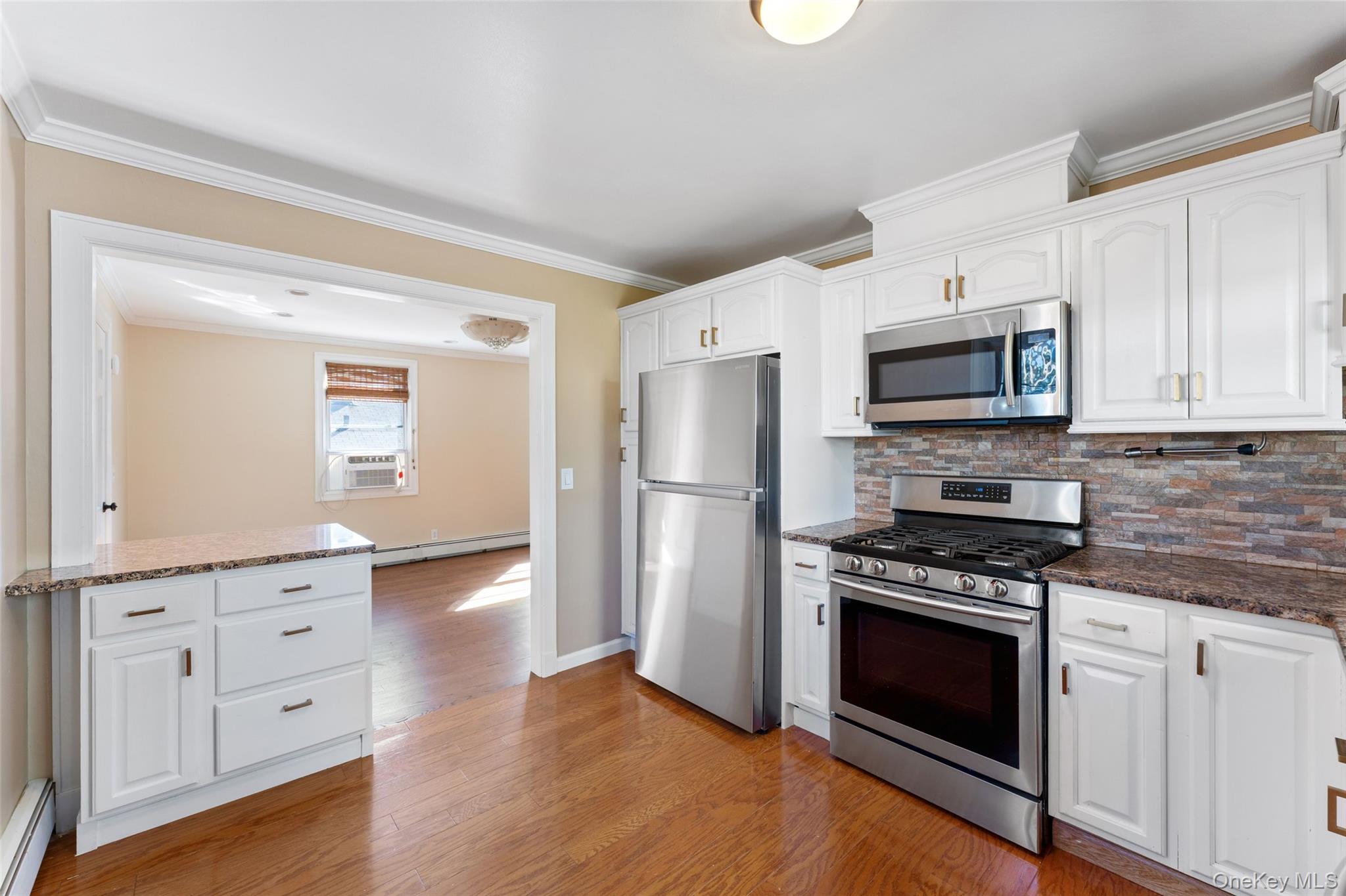 7 Floral Lane – For Sale photo 6