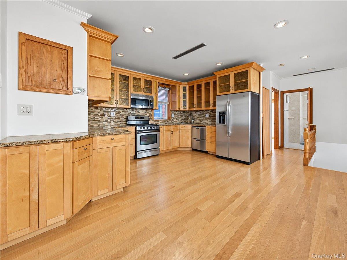 61-28 56th Avenue – For Sale photo 9