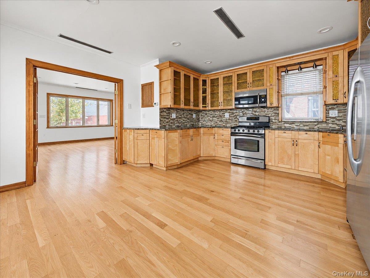61-28 56th Avenue – For Sale photo 10