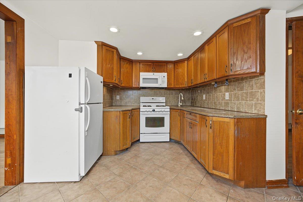 61-28 56th Avenue – For Sale photo 21