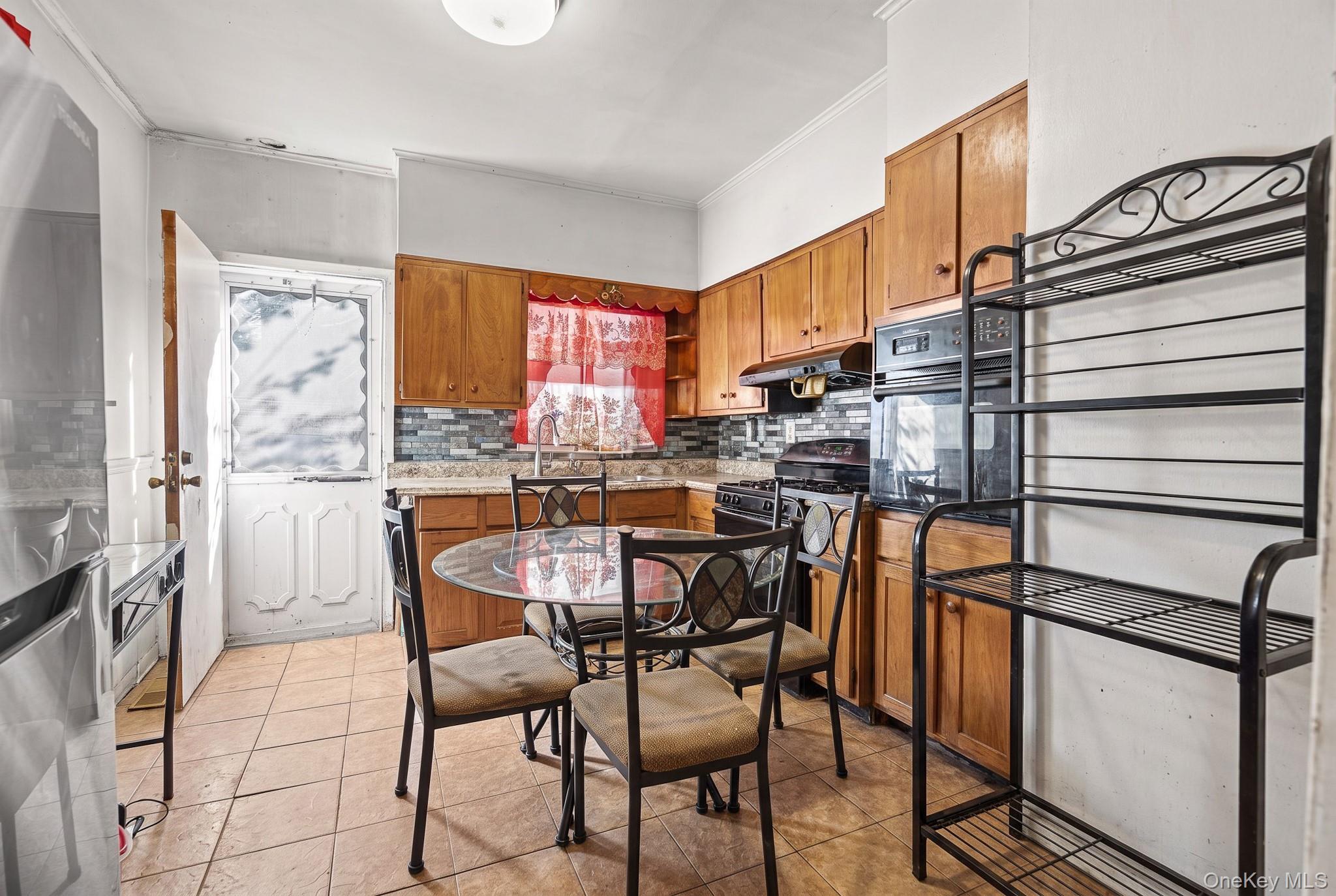 30 Saratoga Avenue – For Sale photo 12