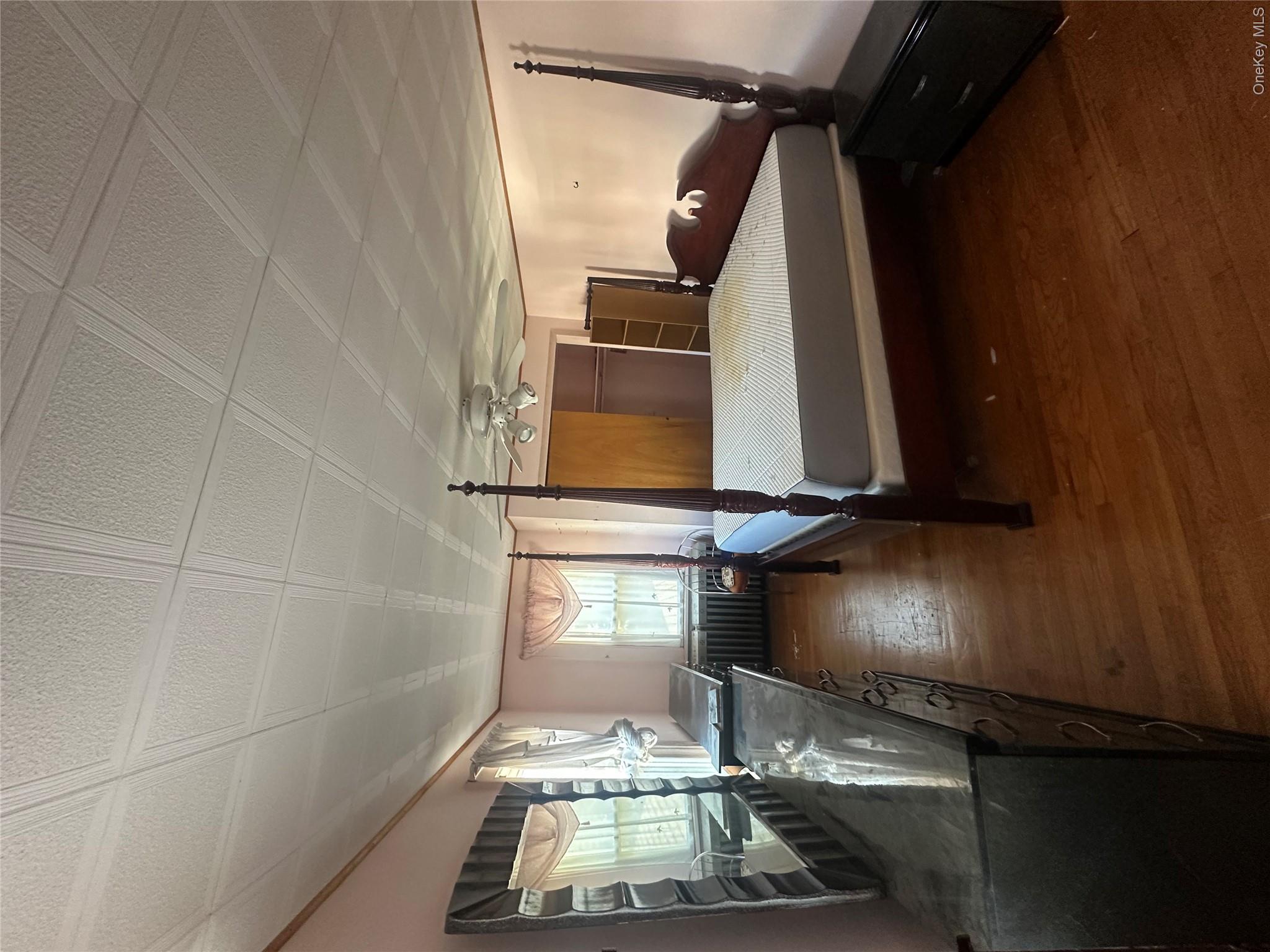 16 Amsterdam Ave – For Sale photo 7