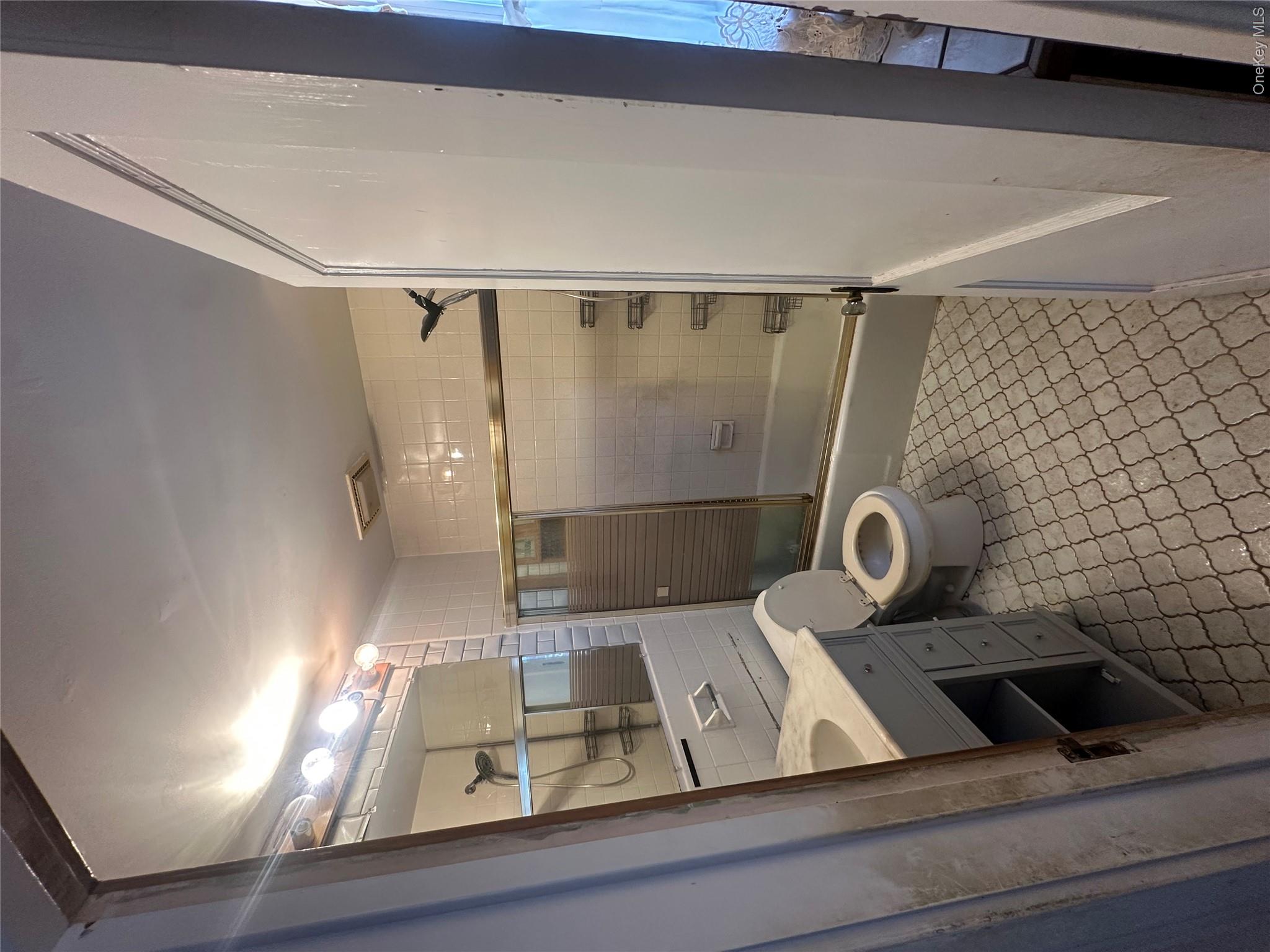 16 Amsterdam Ave – For Sale photo 9