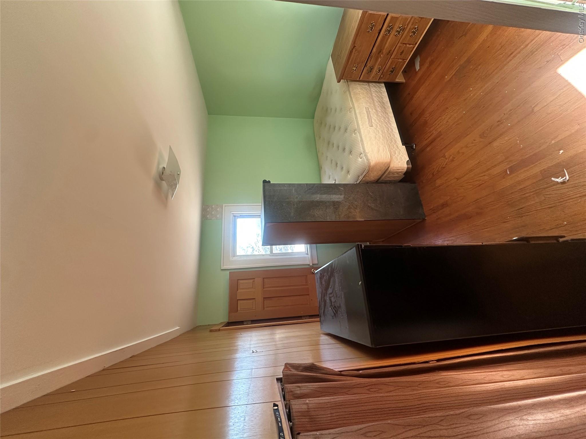 16 Amsterdam Ave – For Sale photo 8