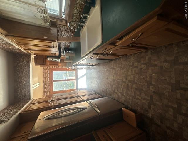 16 Amsterdam Ave – For Sale photo 3