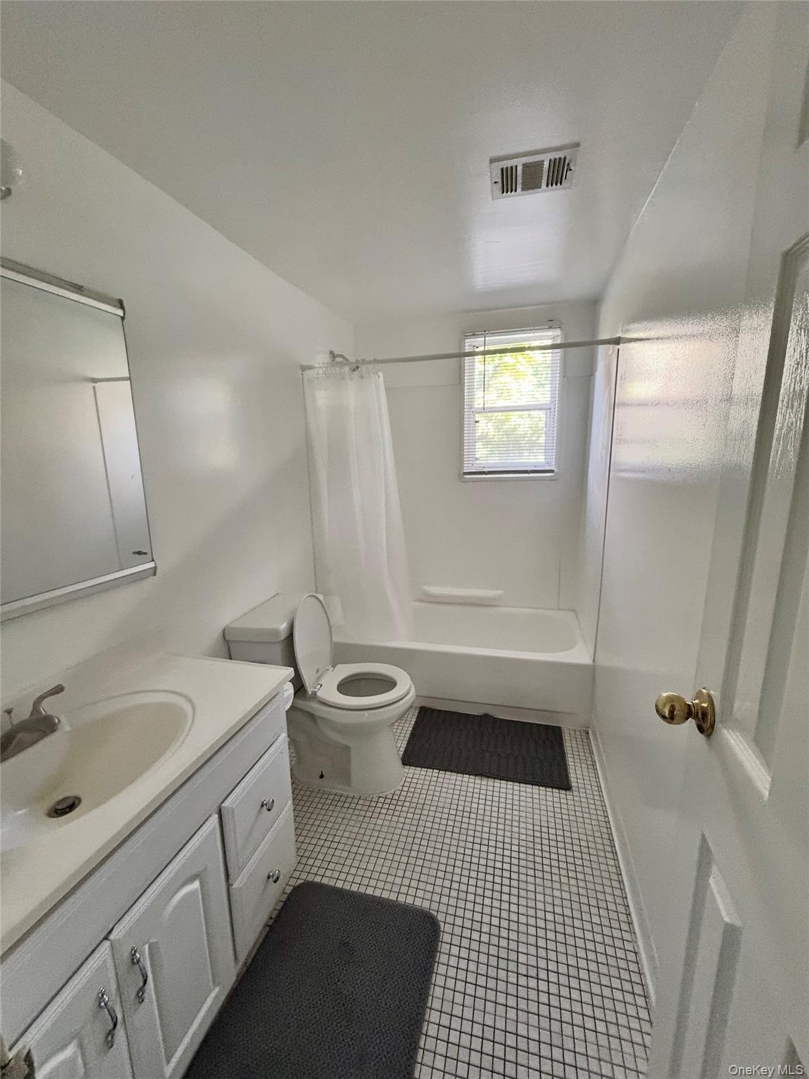 140 Artist Lake Drive – For Rent photo 9