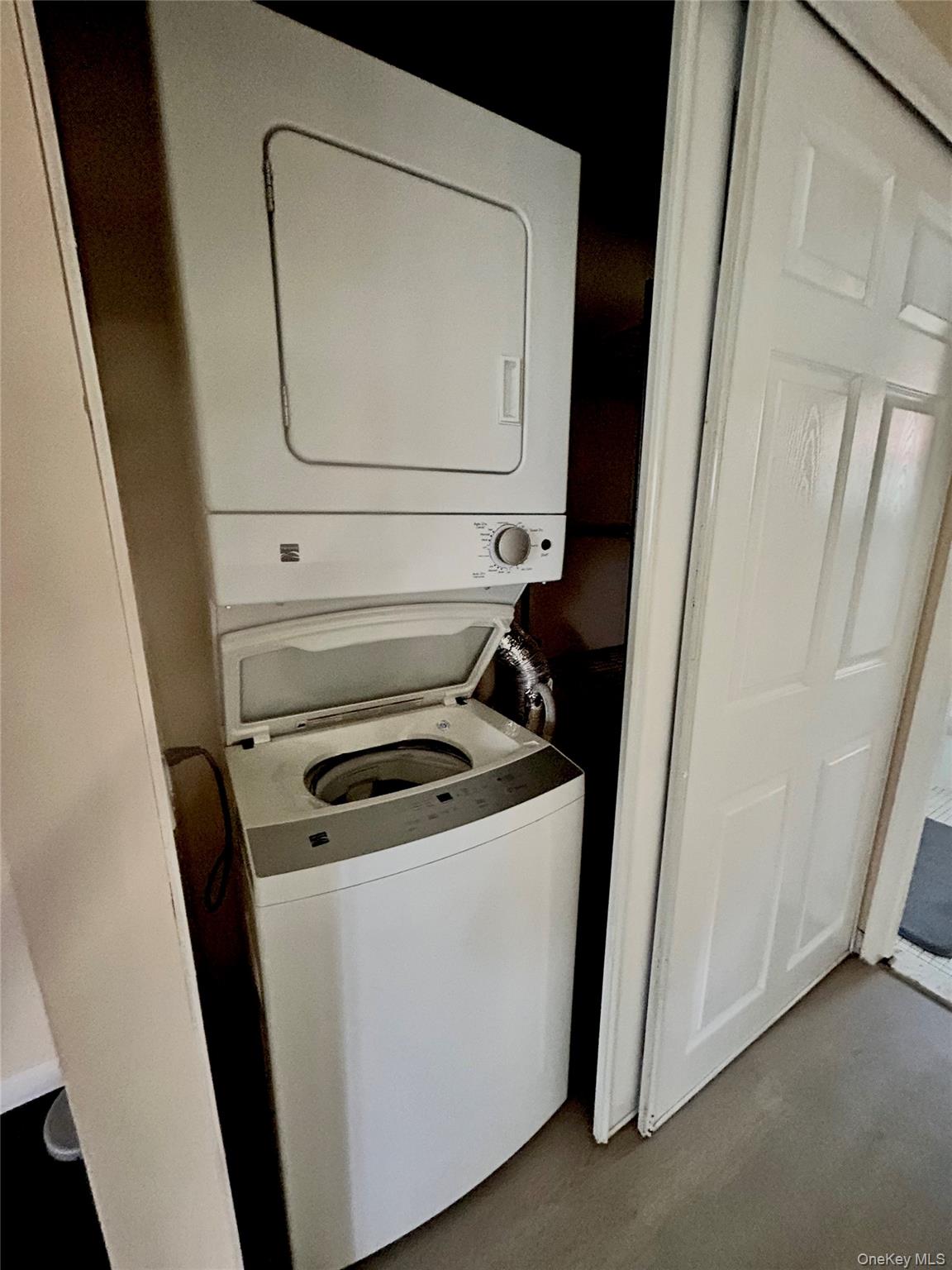 140 Artist Lake Drive – For Rent photo 8