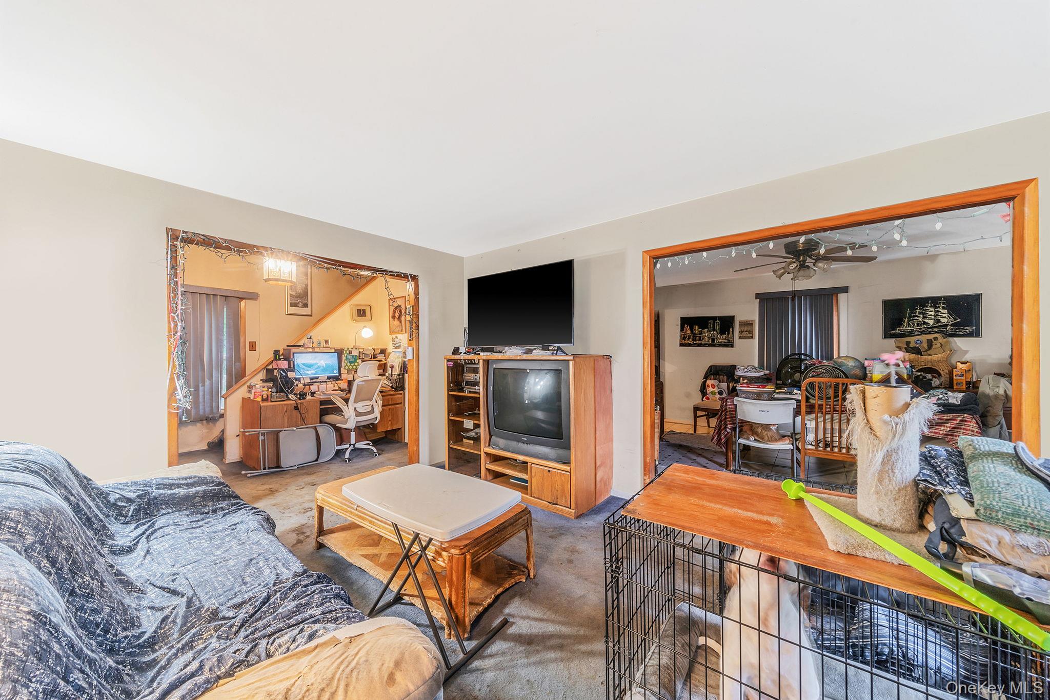 55 E Neck Court – For Sale photo 2