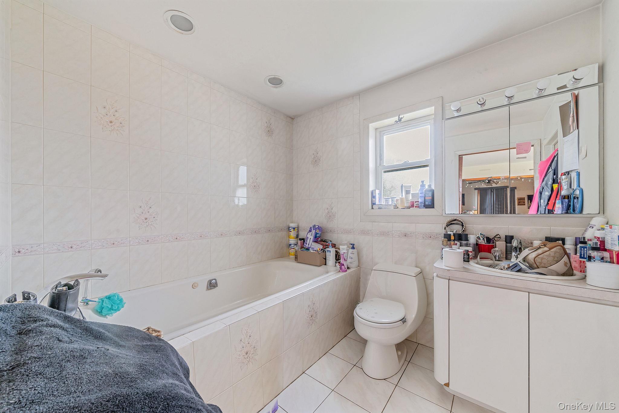 55 E Neck Court – For Sale photo 6