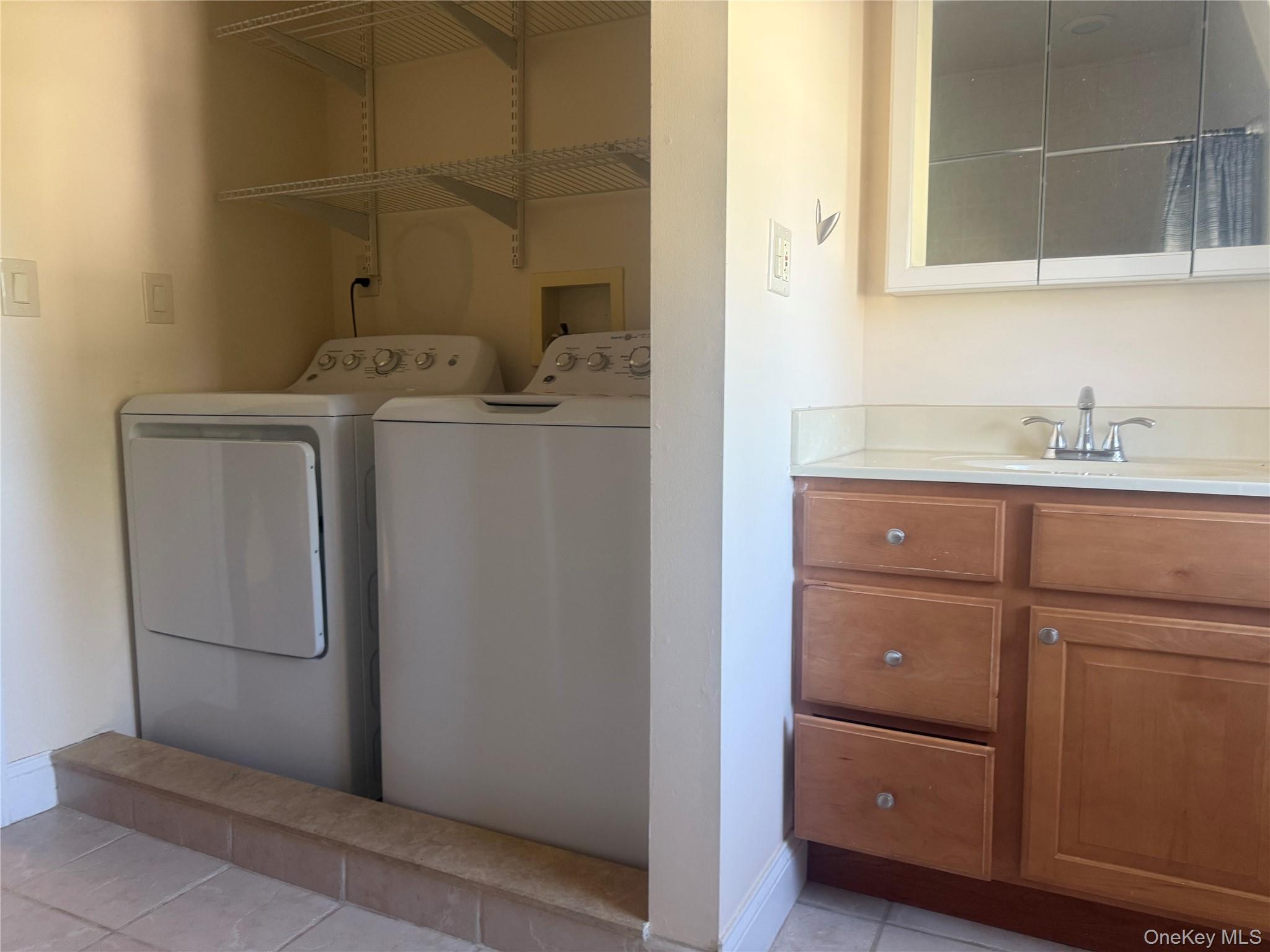 13 Maple St – For Rent photo 7