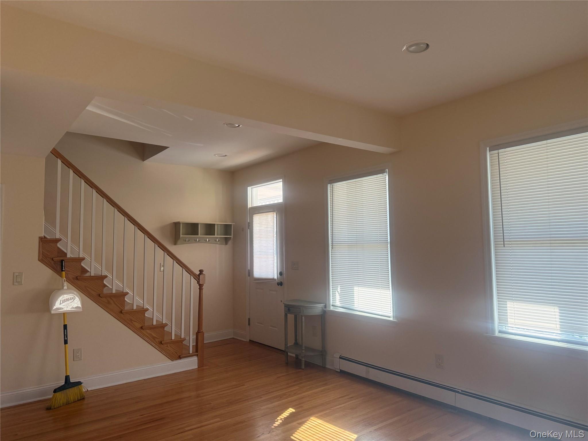 13 Maple St – For Rent photo 5
