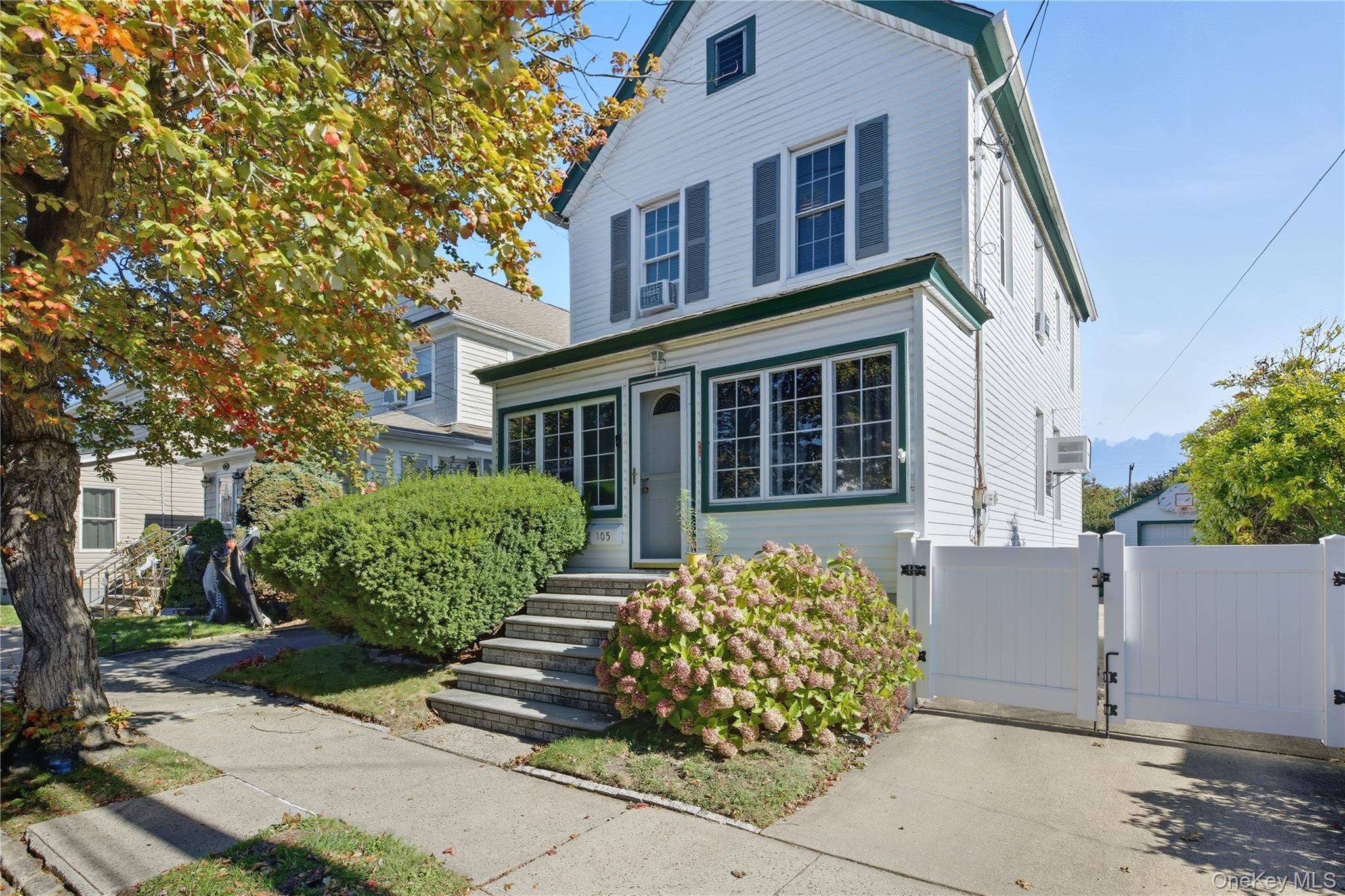 105 Barwick Street – For Sale