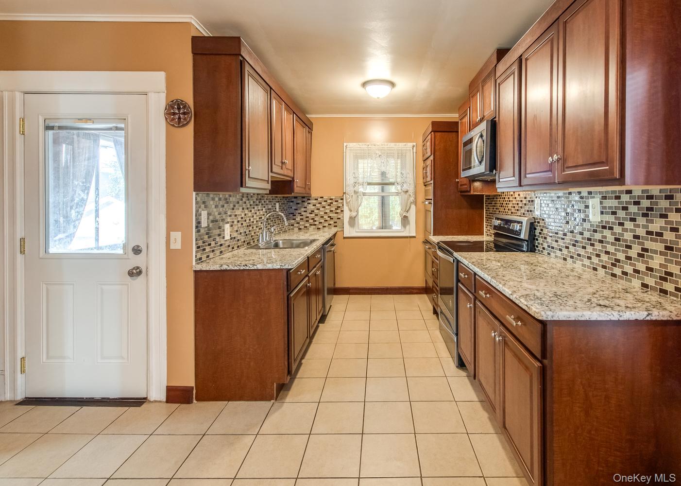 38 Roosevelt Avenue – For Sale photo 14