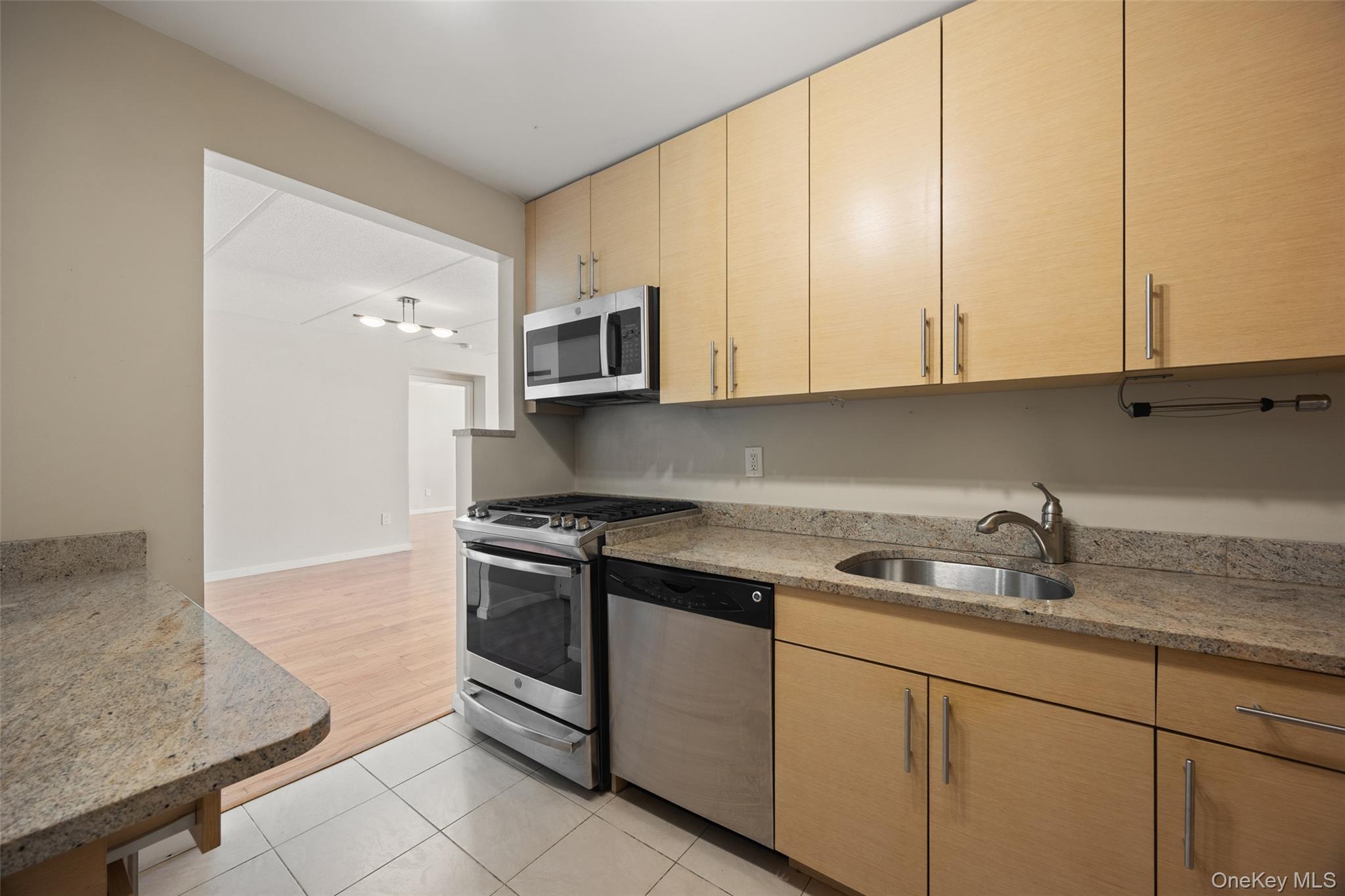 1155 Warburton Avenue, Unit 2 P photo 17