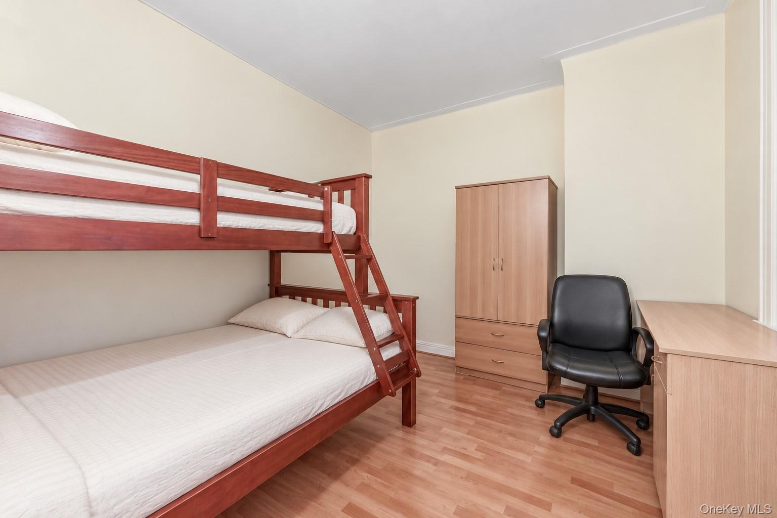 144-44 Sanford Avenue, Unit 3D photo 3