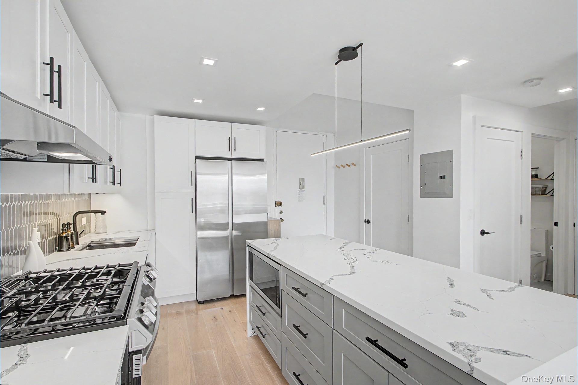 345 E 93rd Street, Unit 23F photo 6