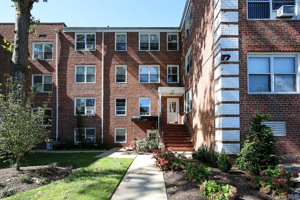12 Edwards Street, Unit 1B photo 2