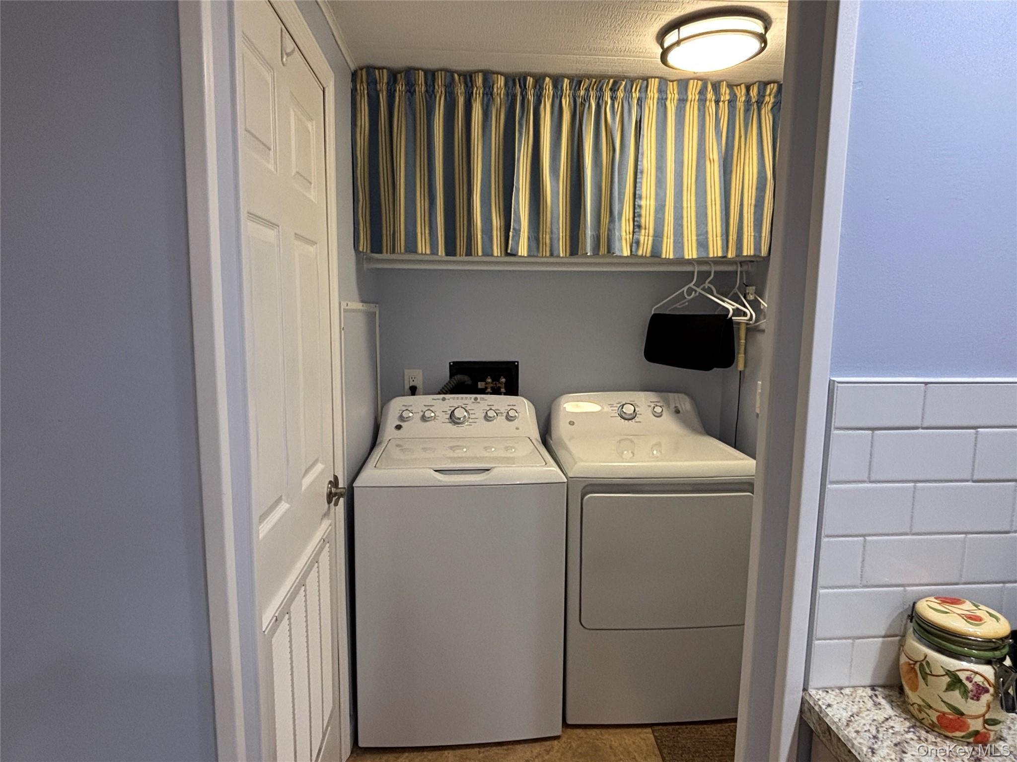 1661 Old Country Road, Unit 366 photo 40