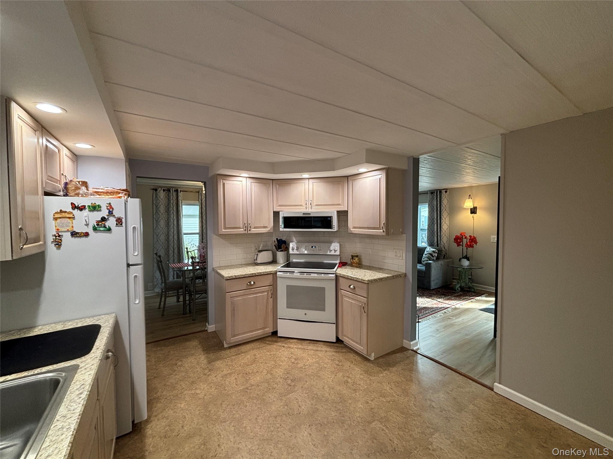 1661 Old Country Road, Unit 366 photo 17